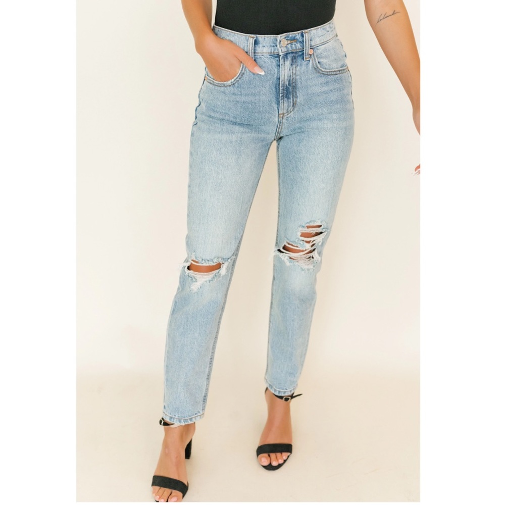 Sneak Peek 90’s Skinny High Rise Jeans Size 28 NWT